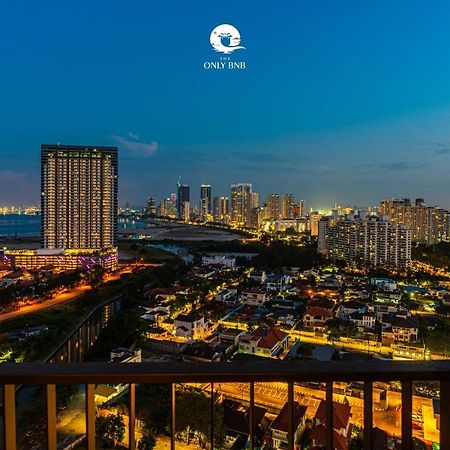 Deluxe Seaview Suite Twin Bed By The Only Bnb Tanjung Tokong Экстерьер фото