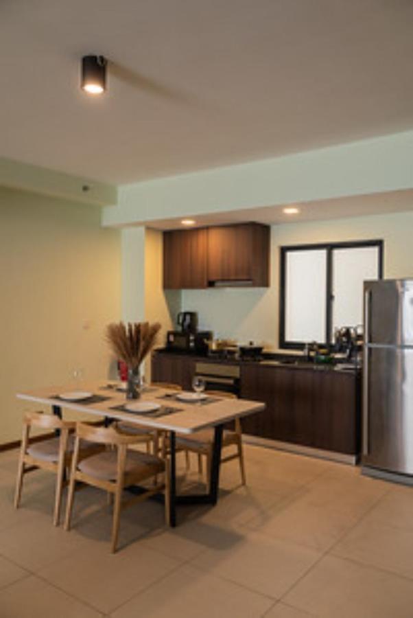 Deluxe Seaview Suite Twin Bed By The Only Bnb Tanjung Tokong Экстерьер фото