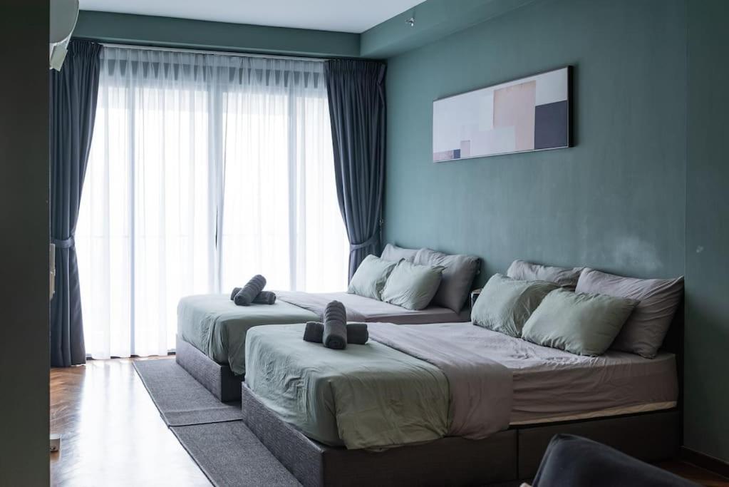 Deluxe Seaview Suite Twin Bed By The Only Bnb Tanjung Tokong Экстерьер фото